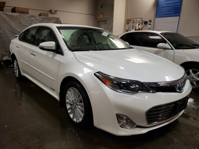 Toyota Avalon hyb (2015)