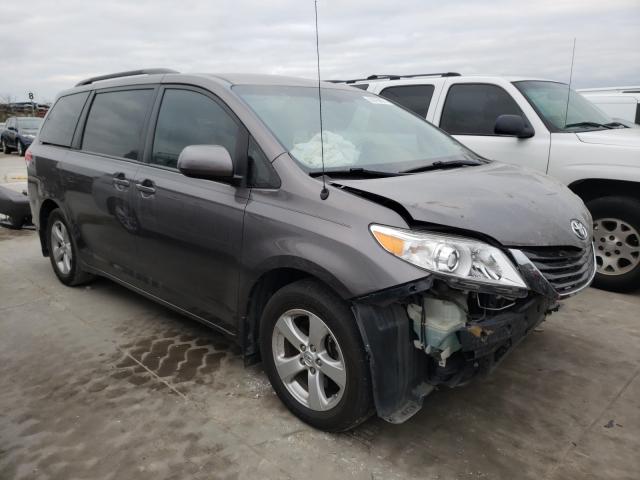 Toyota Sienna le (2012)