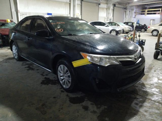 Toyota Camry base (2012)