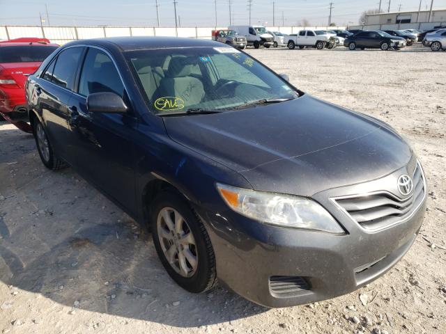Toyota Camry base (2011)