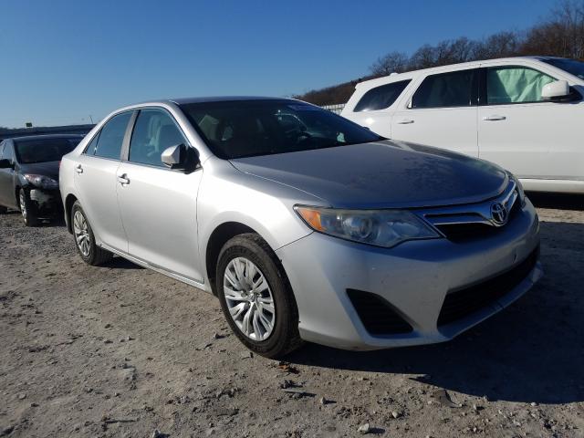 Toyota Camry base (2012)