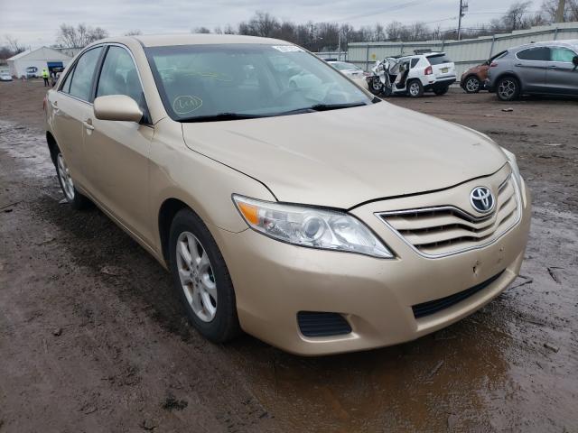 Toyota Camry base (2011)