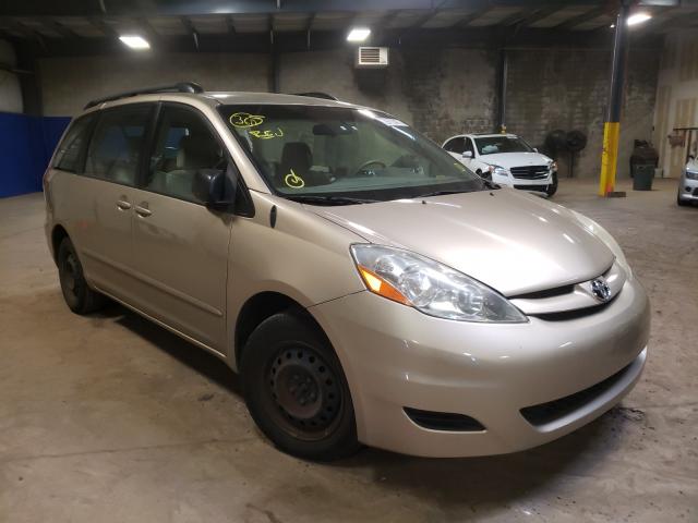 Toyota Sienna ce (2010)