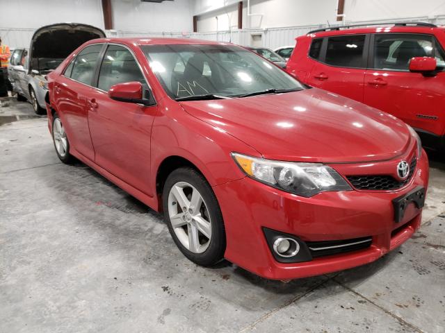 Toyota Camry base (2012)