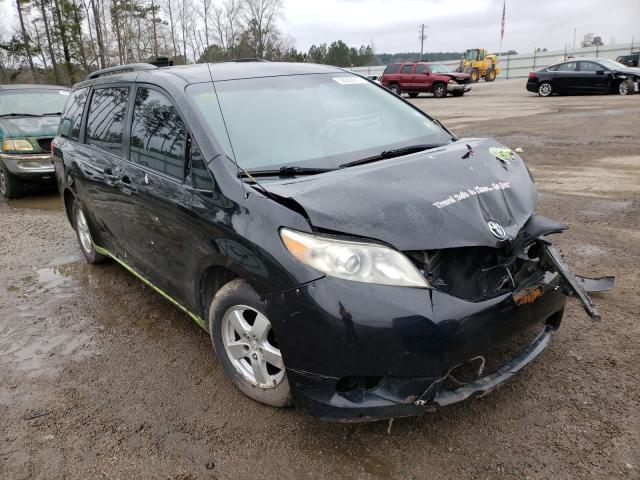 Toyota Sienna le (2011)