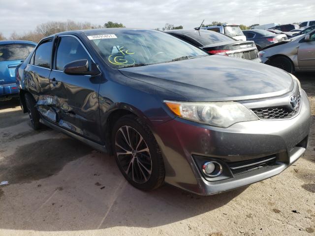 Toyota Camry base (2012)