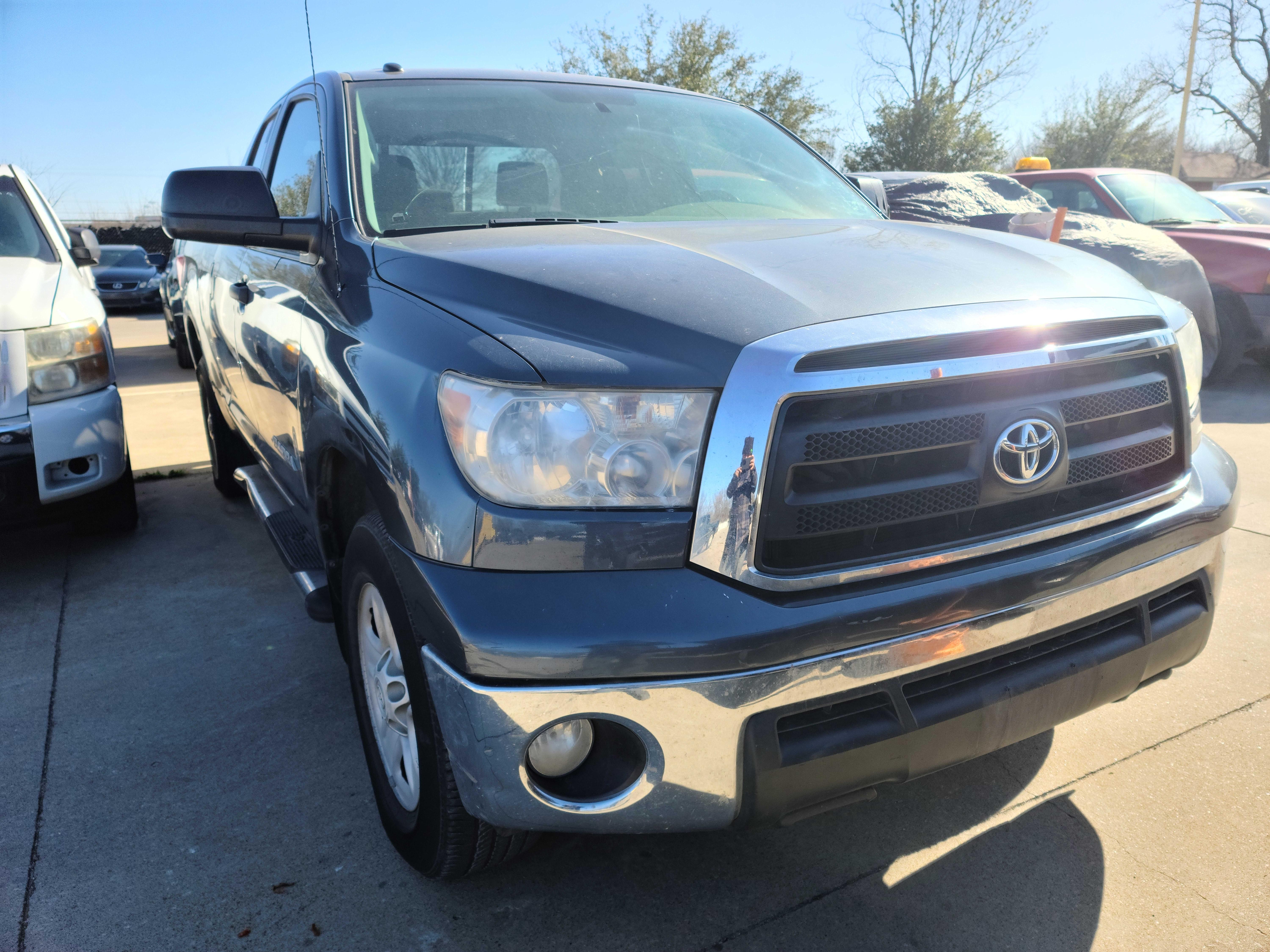 Toyota Tundra dou (2010)