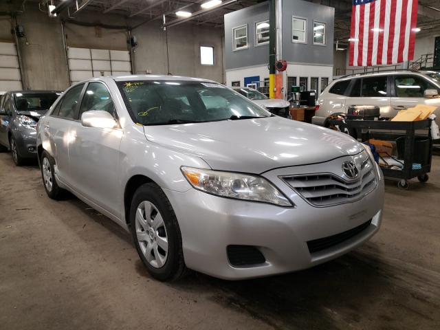 Toyota Camry base (2011)