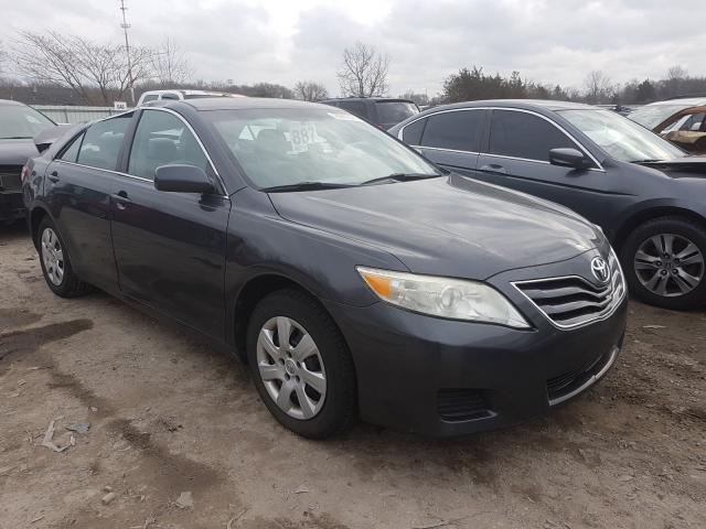 Toyota Camry base (2011)