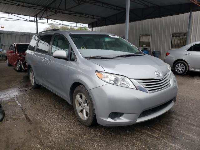 Toyota Sienna le (2017)