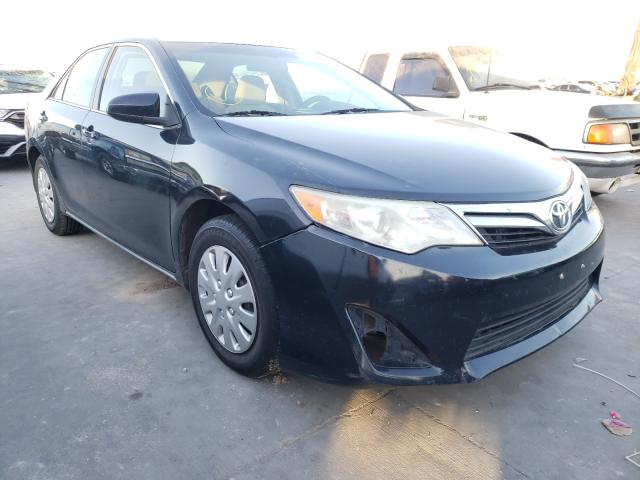 Toyota Camry base (2012)