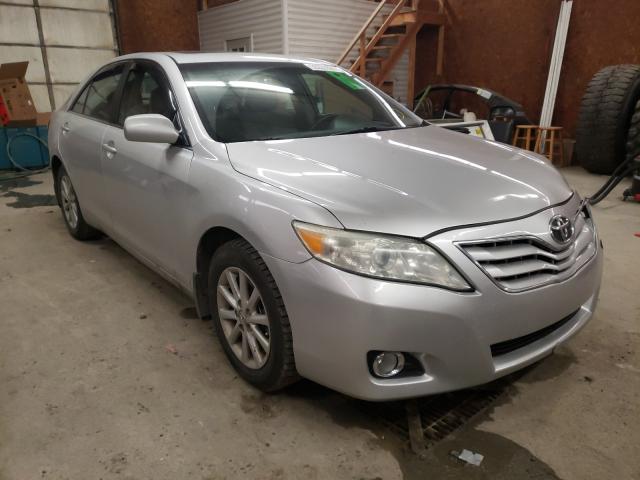 Toyota Camry base (2011)
