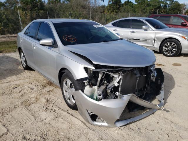 Toyota Camry base (2012)