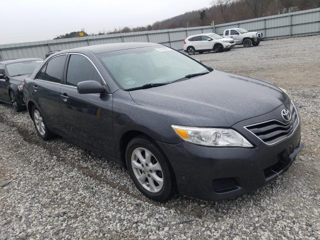 Toyota Camry base (2011)