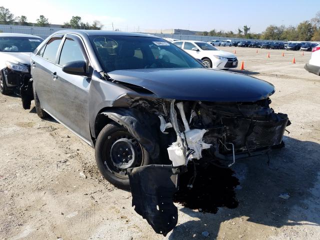 Toyota Camry base (2012)