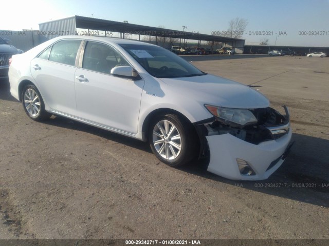 Toyota Camry hybrid (2014)