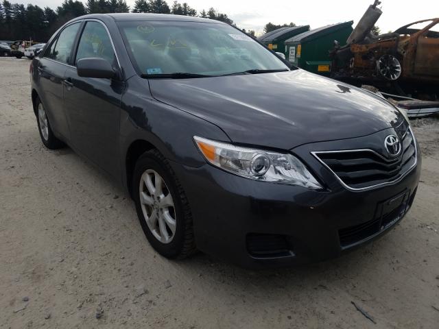 Toyota Camry base (2011)