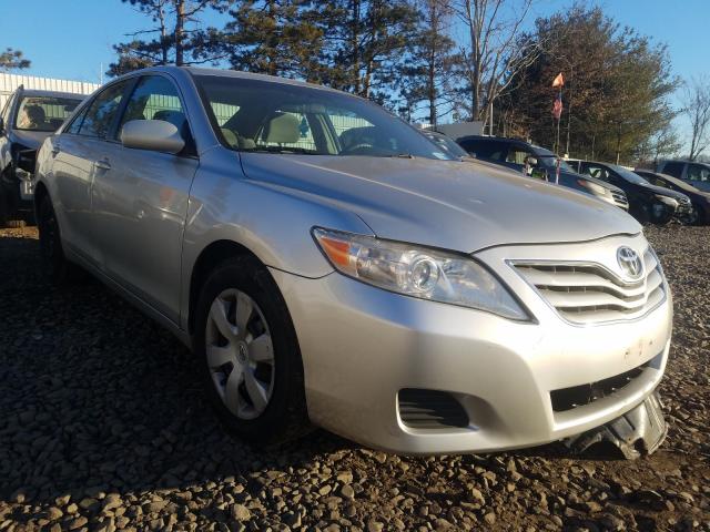 Toyota Camry base (2011)