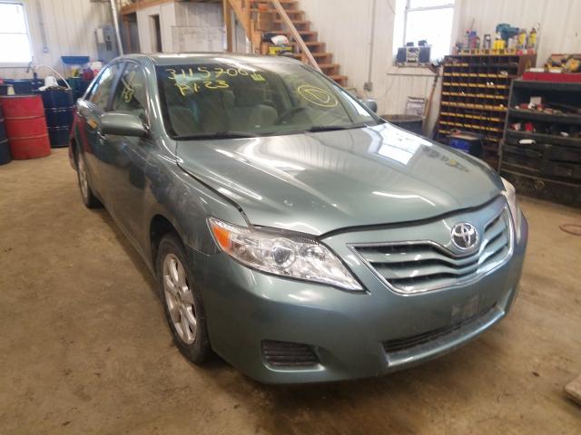 Toyota Camry base (2011)