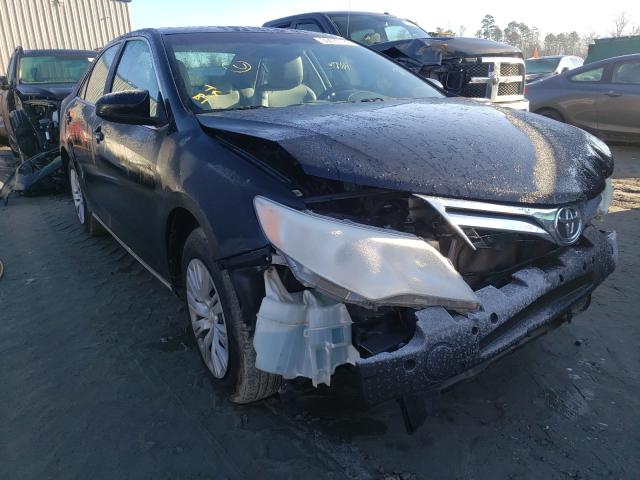 Toyota Camry base (2012)