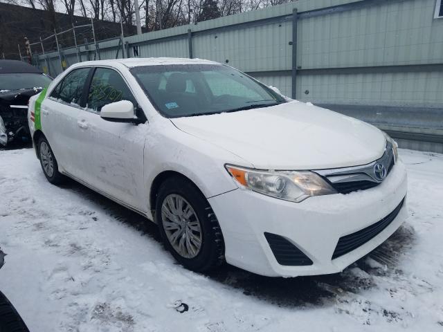 Toyota Camry hybrid (2014)
