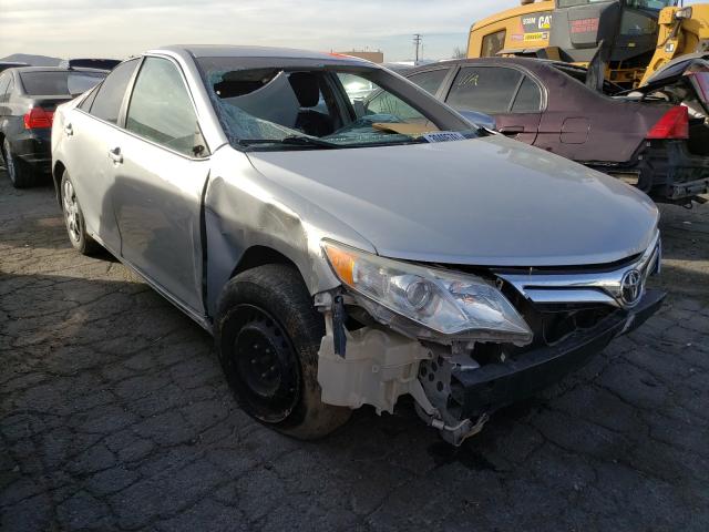 Toyota Camry base (2012)