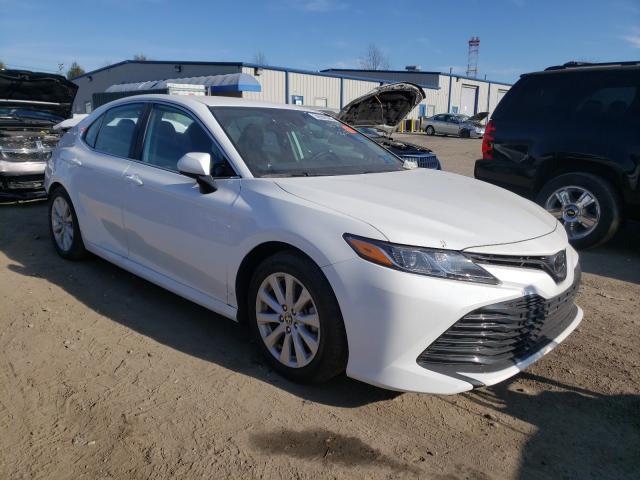 Toyota Camry le (2020)