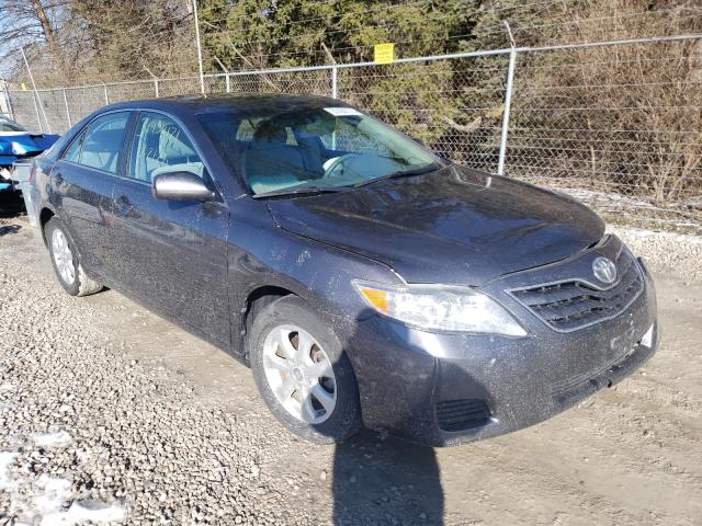Toyota Camry base (2011)