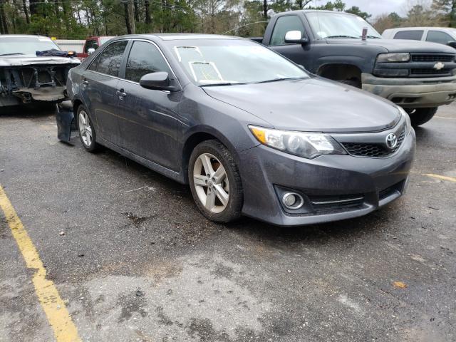 Toyota Camry base (2012)