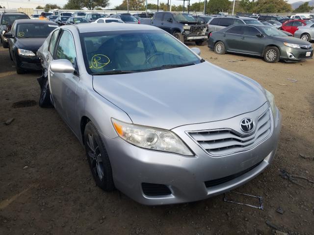 Toyota Camry base (2011)