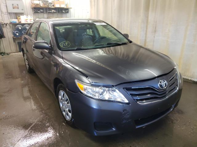Toyota Camry base (2011)