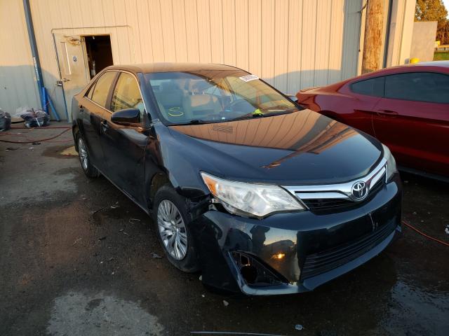 Toyota Camry base (2012)