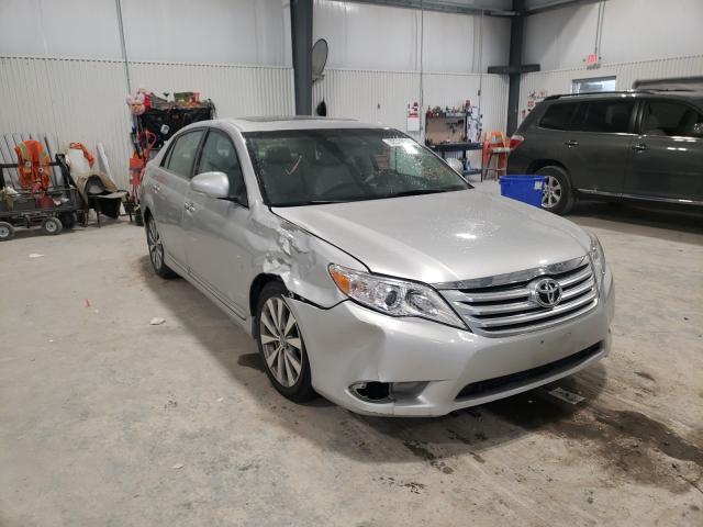 Toyota Avalon bas (2011)