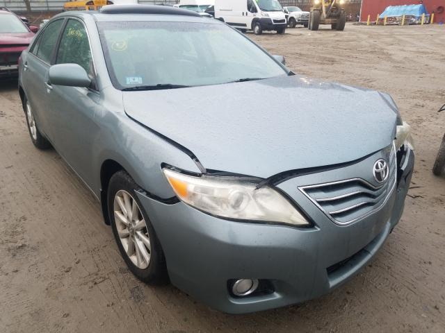 Toyota Camry base (2011)