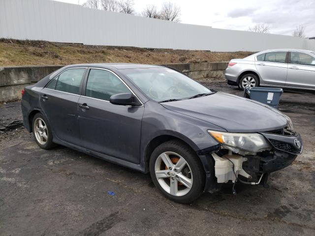 Toyota Camry base (2012)