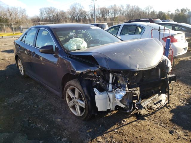 Toyota Camry base (2012)
