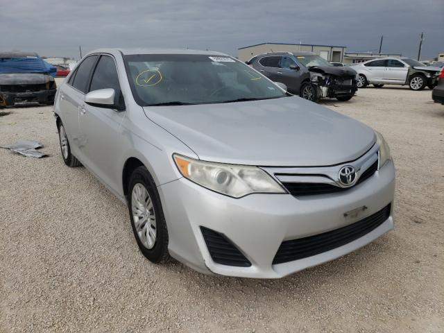 Toyota Camry base (2012)