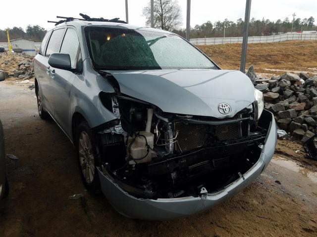 Toyota Sienna le (2015)