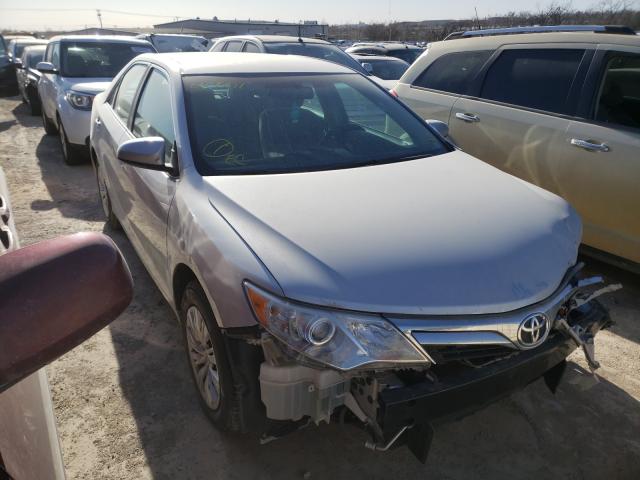Toyota Camry base (2012)