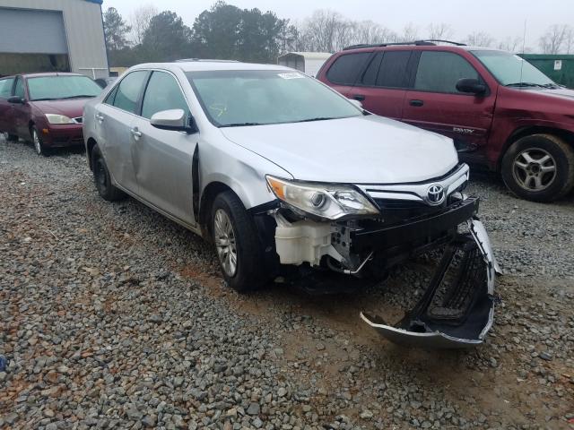 Toyota Camry base (2012)