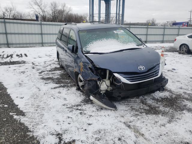 Toyota Sienna le (2015)