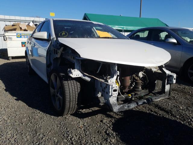 Toyota Camry base (2012)