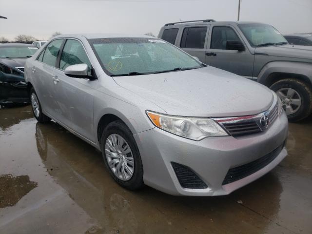 Toyota Camry base (2012)