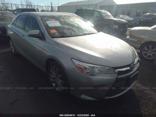 Toyota Camry hybrid (2015)