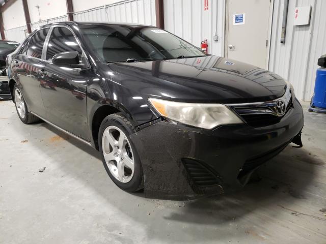 Toyota Camry base (2012)
