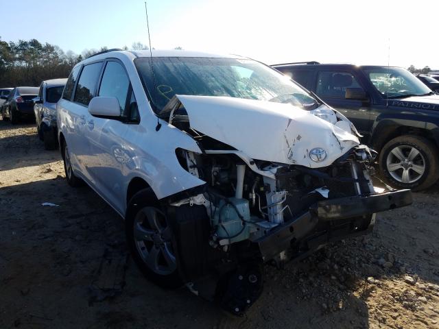 Toyota Sienna le (2012)