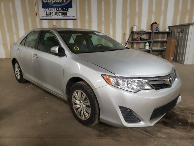 Toyota Camry base (2012)