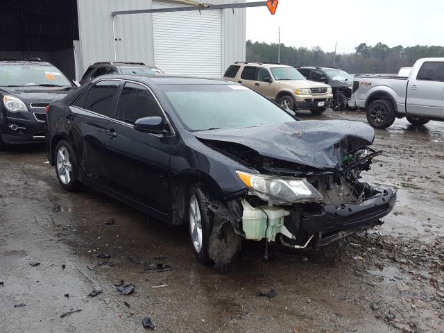 Toyota Camry base (2012)