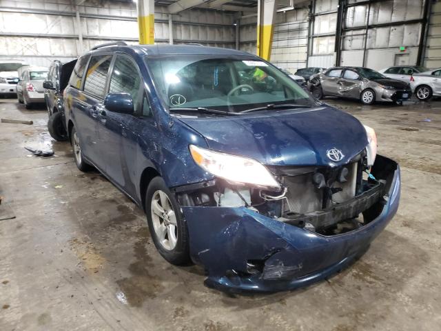 Toyota Sienna le (2011)