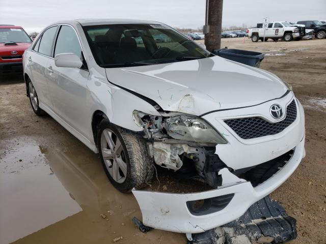 Toyota Camry base (2010)